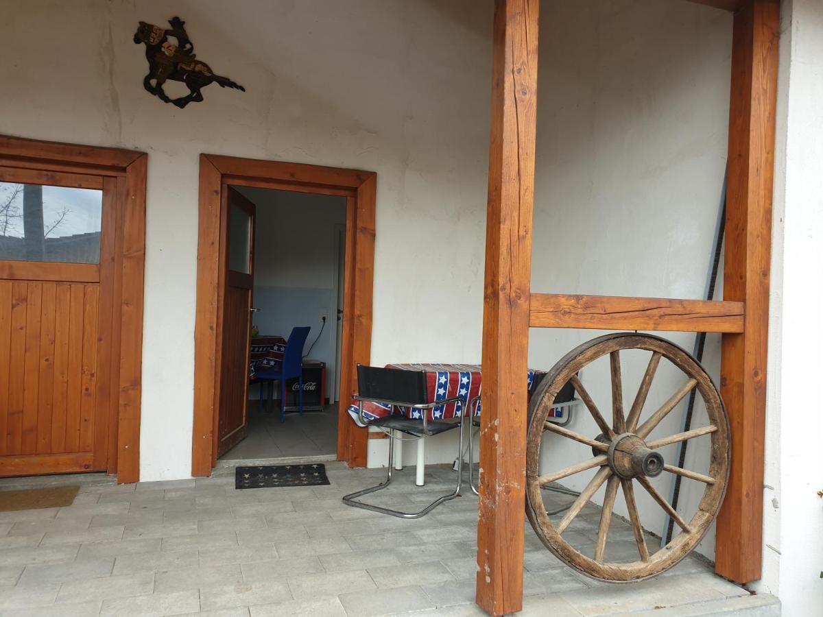 Bed and Breakfast Chrom Ranch Reiterhof Memmingen Exterior foto